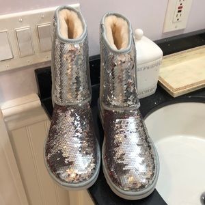 Best 25+ Deals for Gold Sequin Ugg Boots | Poshmark